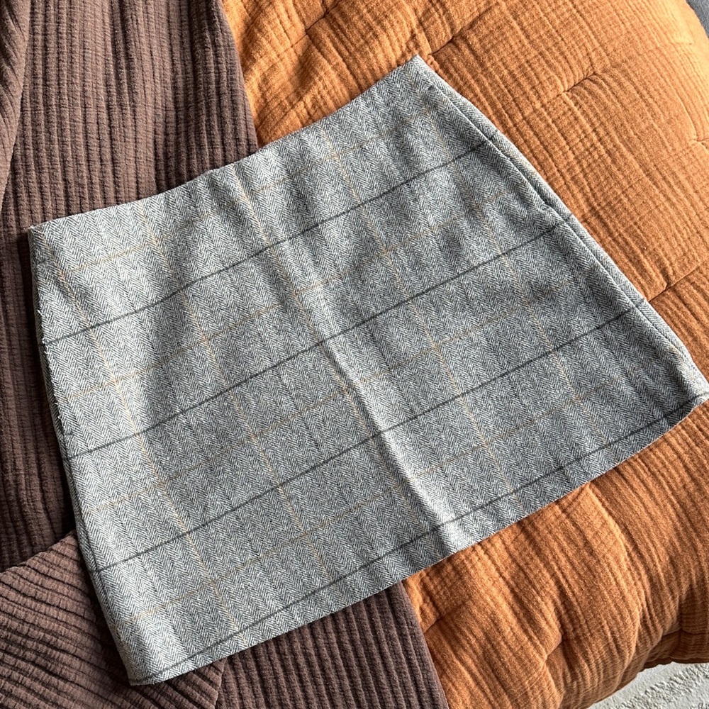 Uniqlo wool blend gray plaid mini skirt
